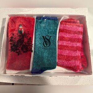 ✨ Victoria’s Secret Fuzzy Holiday Crew Socks – 3 Pack ✨